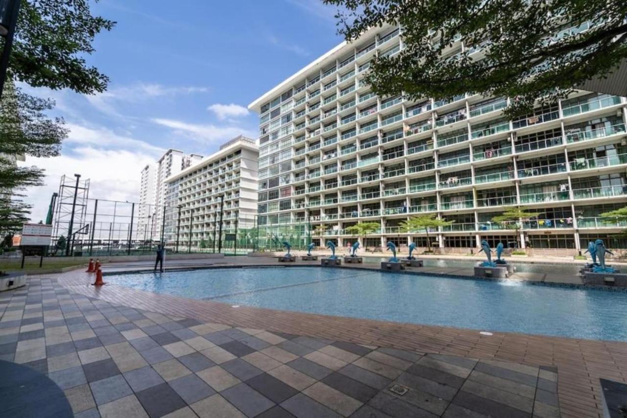 035 Palazio Japanese Style Mount Austin Wifi & Netflix Apartemen