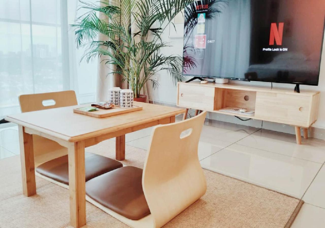 Apartment 035 Palazio Japanese Style Mount Austin Wifi & Netflix Johor Bahru